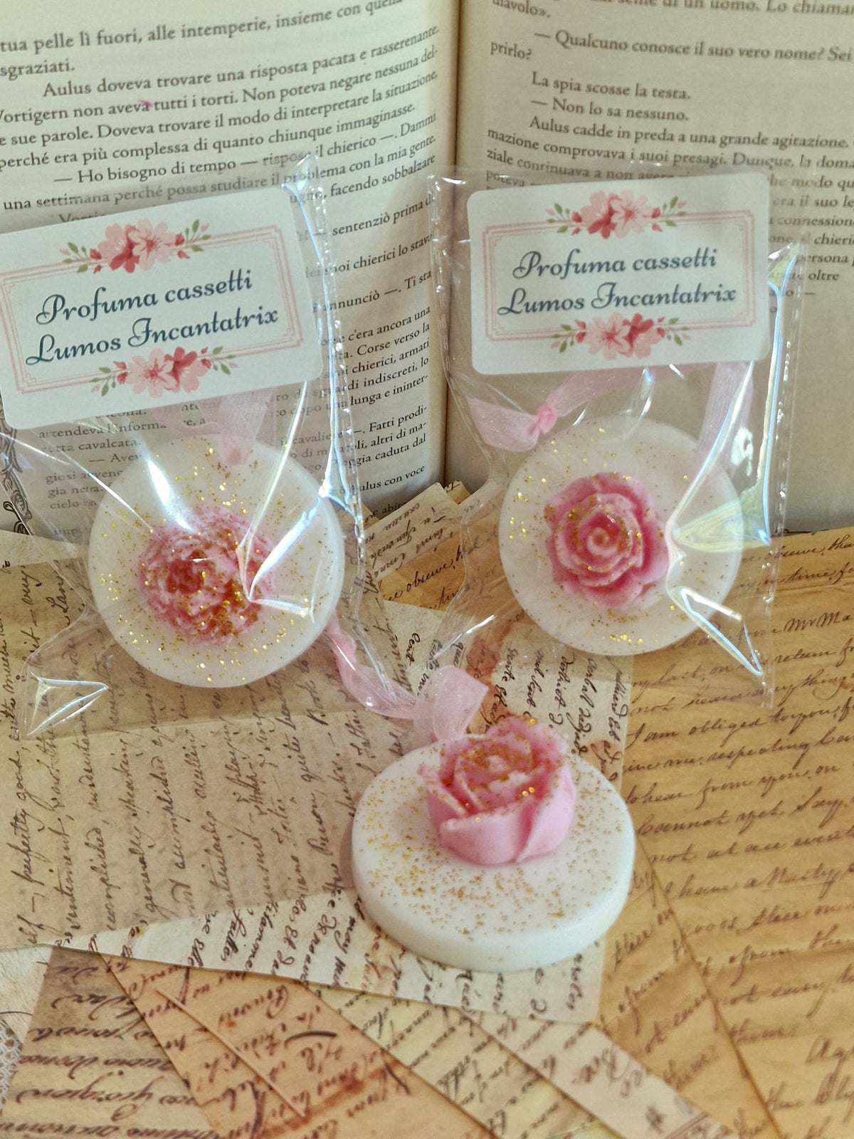 Profuma Cassetti Rosa in Cera Artigianale – Lumos Incantatrix