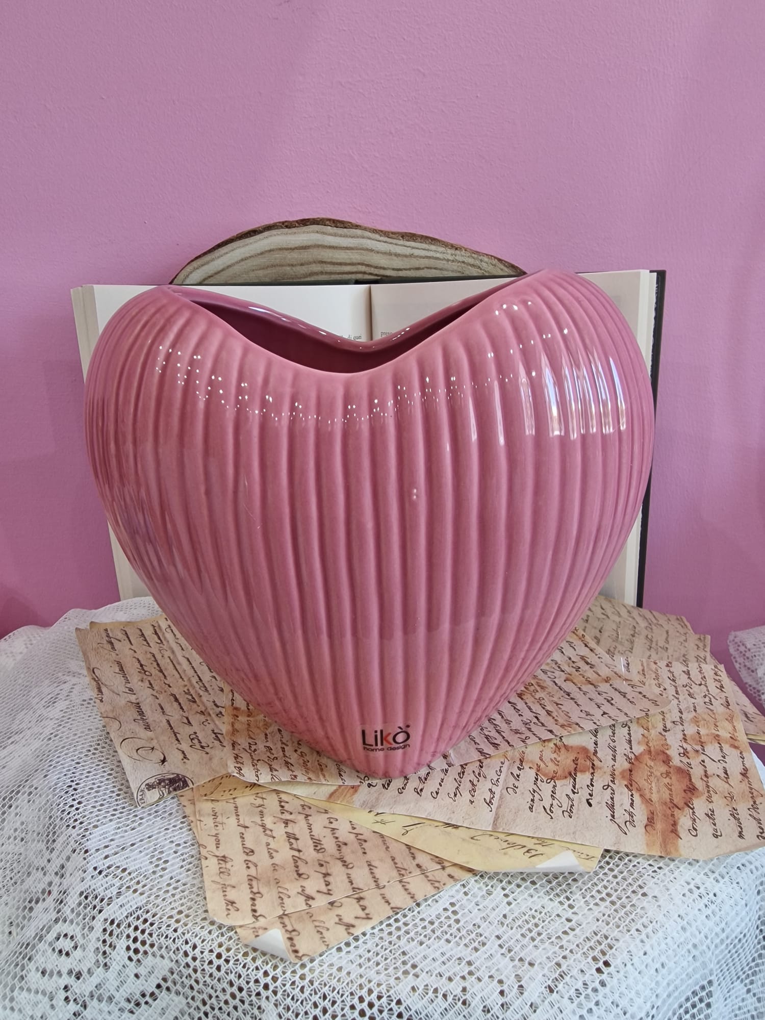 Vaso in Ceramica a Forma di Cuore Rigato Likò - Vari Colori e Misure
