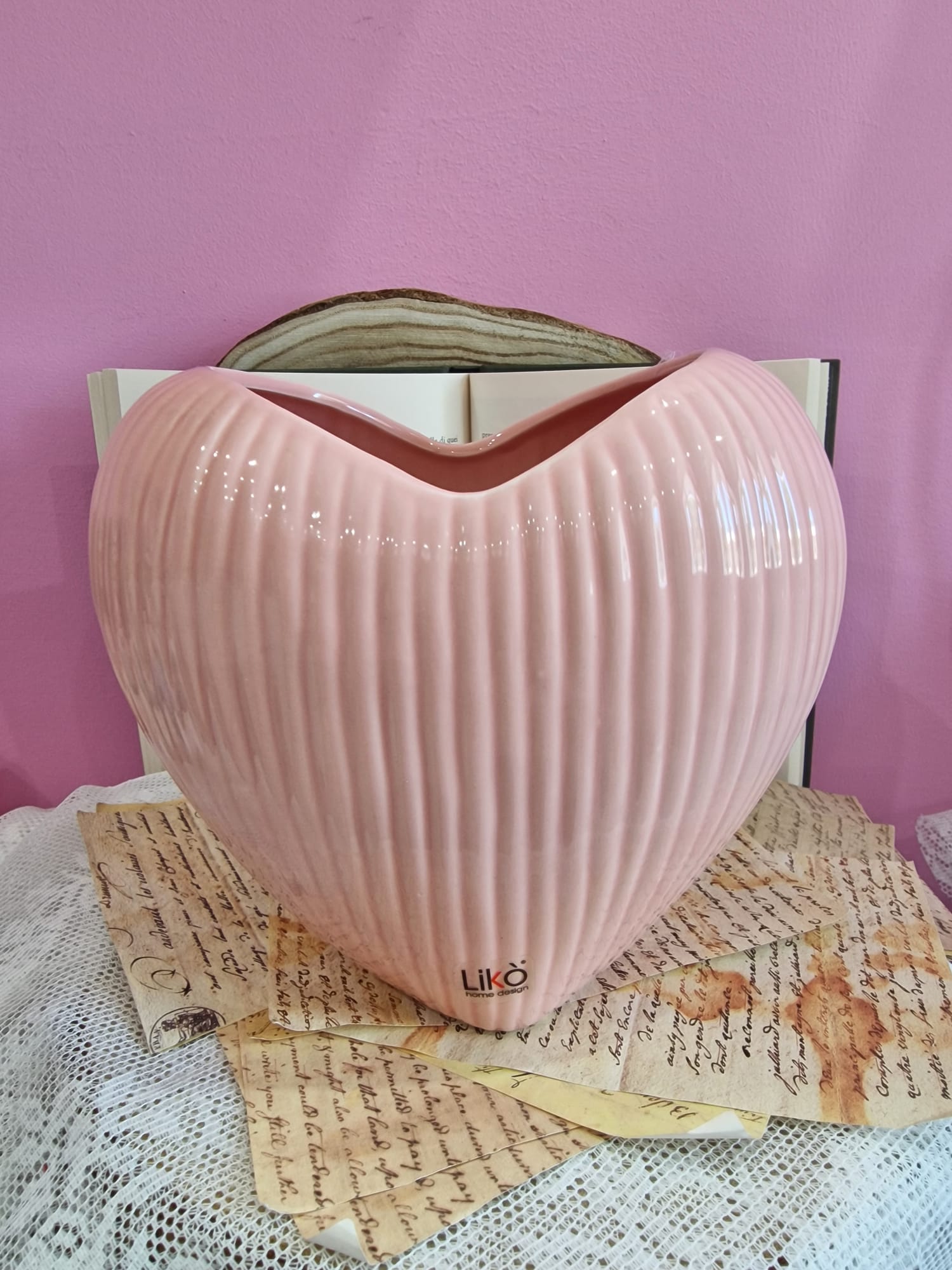 Vaso in Ceramica a Forma di Cuore Rigato Likò - Vari Colori e Misure