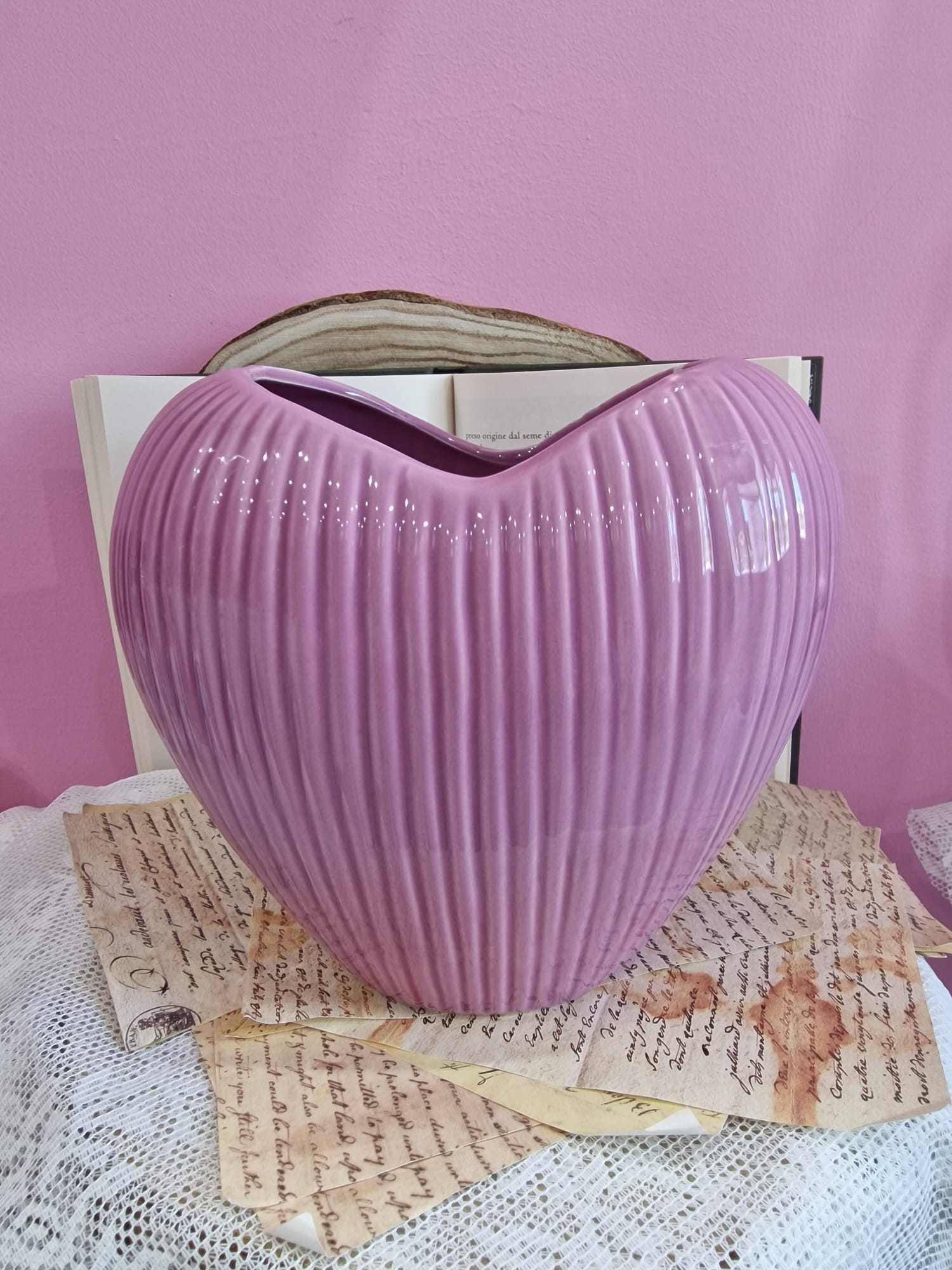 Vaso in Ceramica a Forma di Cuore Rigato Likò - Vari Colori e Misure