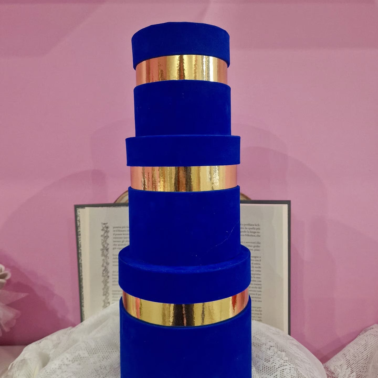 Scatola velluto blu elettrico con bordo oro - bomboniere eleganti artigianali per matrimonio e cerimonie