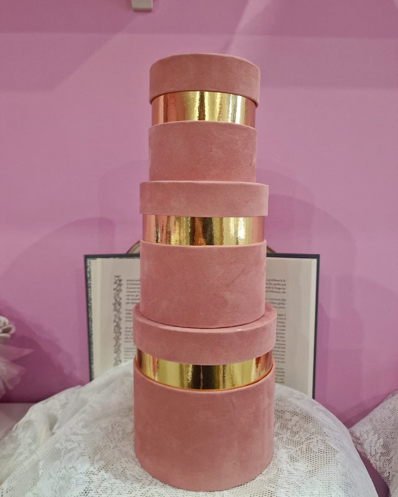 Scatola velluto rosa antico con bordo oro - bomboniere eleganti artigianali per matrimonio