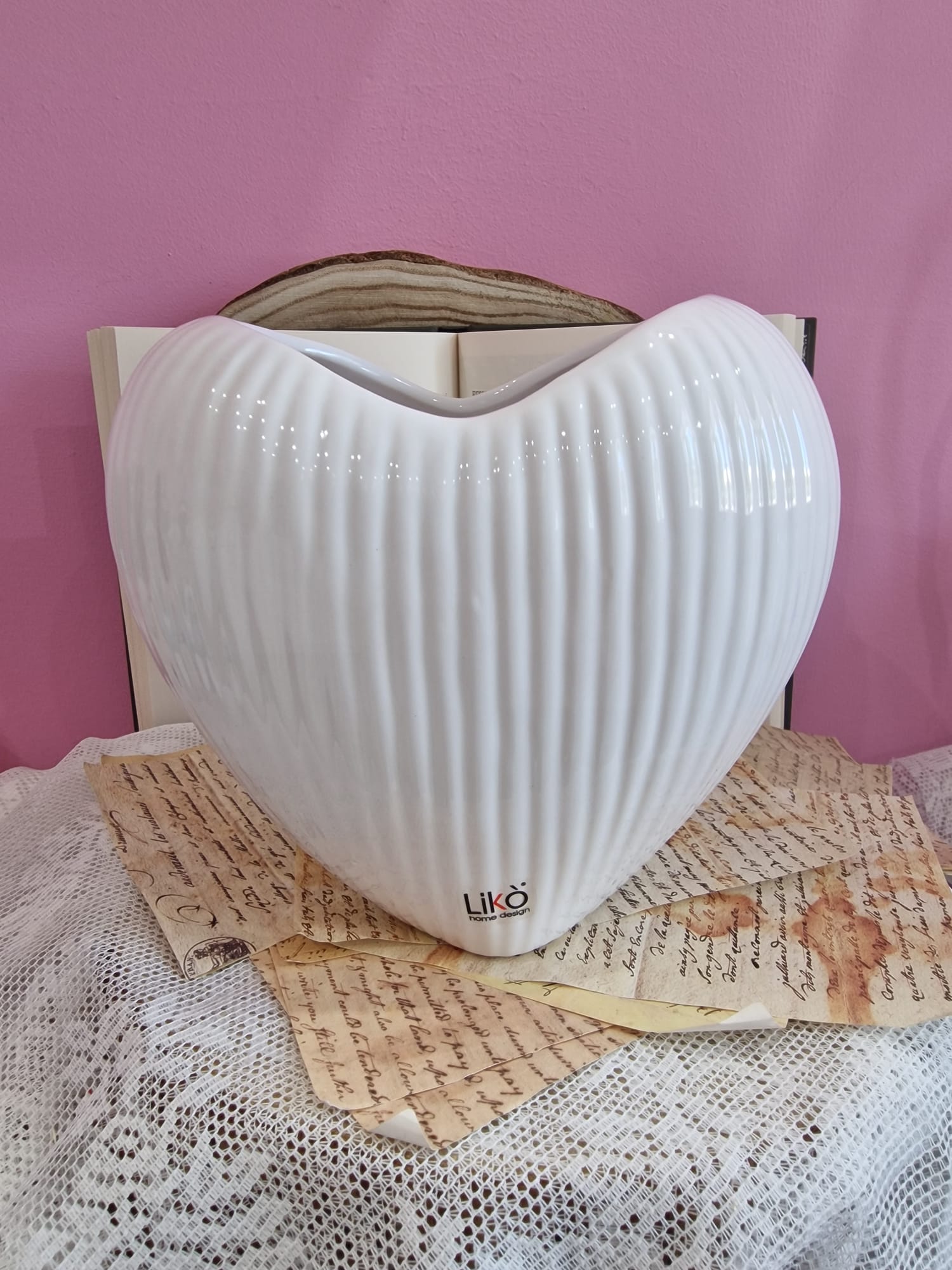 Vaso in Ceramica a Forma di Cuore Rigato Likò - Vari Colori e Misure