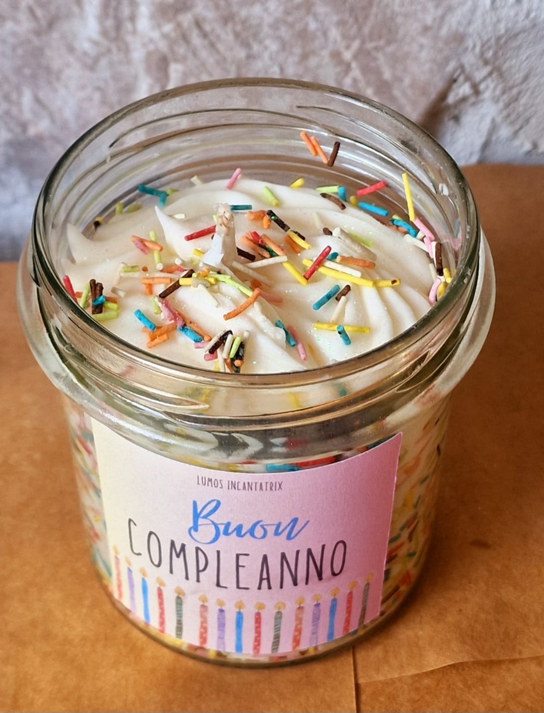Candela Buon Compleanno – Profumo di Torta